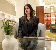 Beauty salons and spa near me Best Makeup Artist in Jhansi